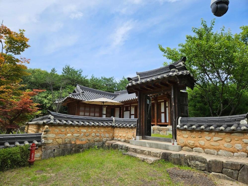 Hamyang Namgye Ilodang Hanok Stay Værelse billede